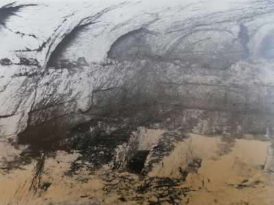 Notiamo subito come la zona sia leggermente sopraelevata. Siamo infatti sul Mons Iudeorum (Monte dei Giudei), una collinetta abitata sin dall�et� romana dalle comunit� ebraiche e utilizzata anche a scopo funerario